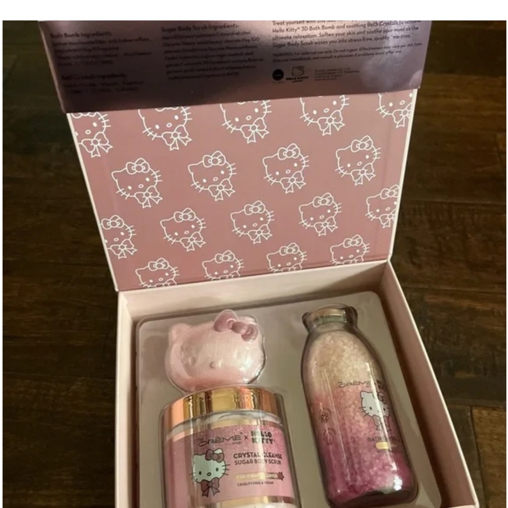 New Hello kitty limited edition lovely luxury bath spa kit - Picture 12 of 13